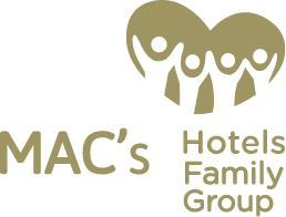 Logo Mac's Hotel Family Group